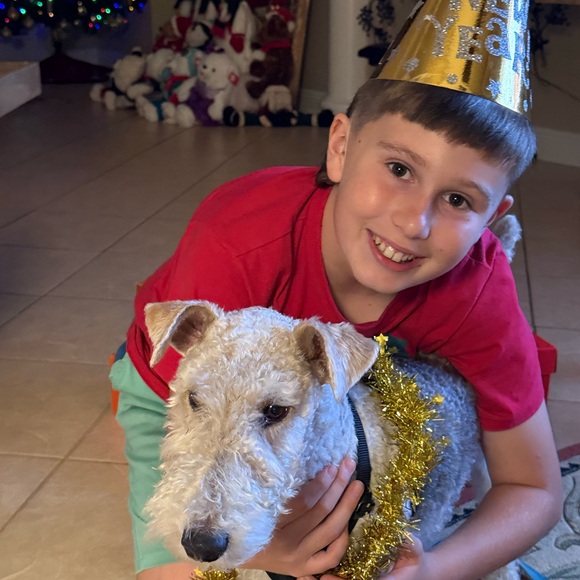 Before she was a pageant finalist, she was a storyteller. Give inspiration 🎁 - Picture 6 of 17